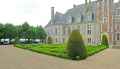 Cour-du-chateau-de-Luynes-20130709134419.jpg