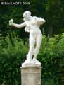 Statue-en-marbre-blanc-20120822190359.jpg